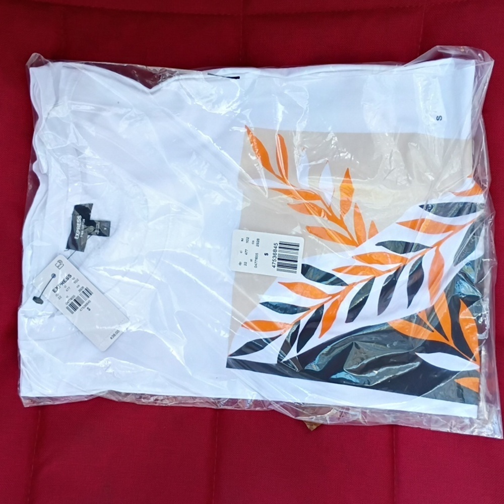 Express T shirt S